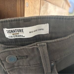 Signature by Levi Strauss Olive Green Stretch Capris